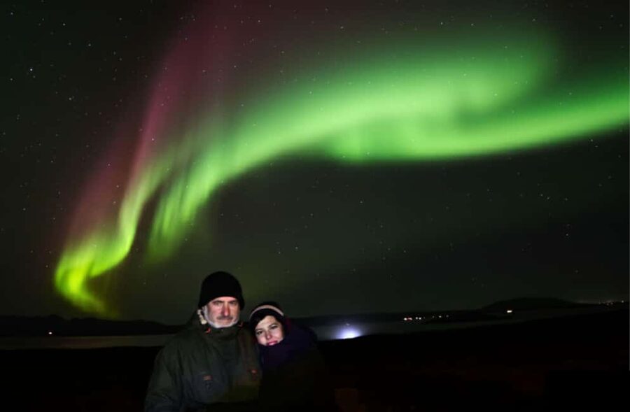 Reykjavík: 4x4 Minibus Northern Lights with Photo and Cocoa - Rescheduling when the sky refuses to cooperate