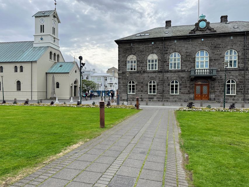 Reykjavik: City Walking tour in Small Group with Local Guide - Price and value: what $51 buys you in a short 2.5-hour window