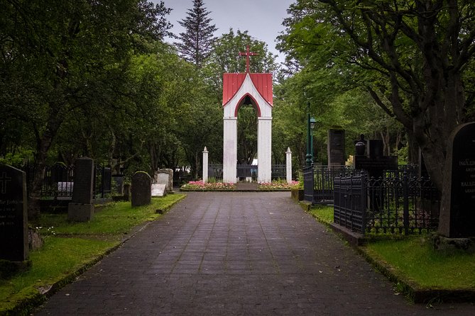 Reykjavik Folklore Walking Tour: Meet the Elves, Trolls & Ghosts of Iceland - What makes this tour feel better than a generic folklore stop