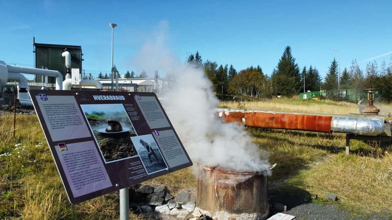 Reykjavík: Golden Circle, 2 Geysers & Geothermal Bakery Tour - Gullfoss waterfall and the farm roads to the golden falls