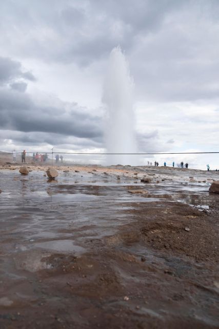 Reykjavík: Golden Circle, Blue Lagoon, and Aurora Tour - Gullfoss and Geysir: the loudest, hottest parts of the Golden Circle