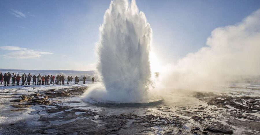 Reykjavík: Golden Circle, Bruarfoss, and Kerid Crater Tour - Reykjavík pickup and the 9-hour rhythm that keeps you on track