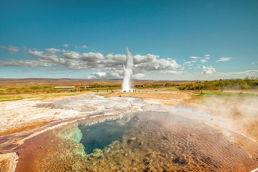 Reykjavik: Golden Circle Full-Day Tour with Kerid Crater - Gullfoss Waterfall Spray in a Tight 45 Minute Window