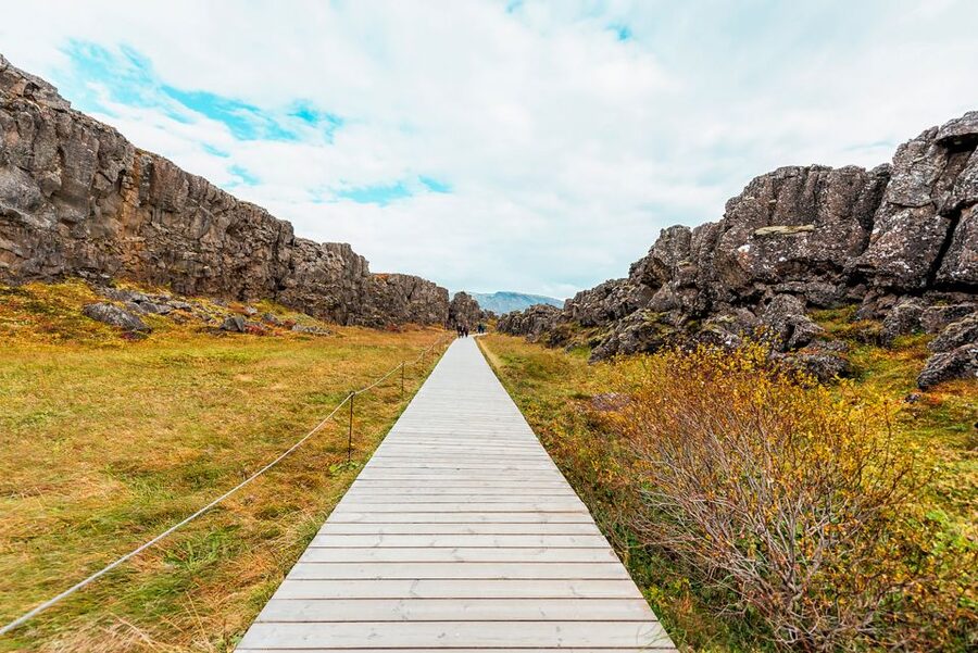 Reykjavik: Golden Circle Full-Day Tour with Kerid Crater - Þingvellir National Park: Walking the Rift Valley and the Rock of Law