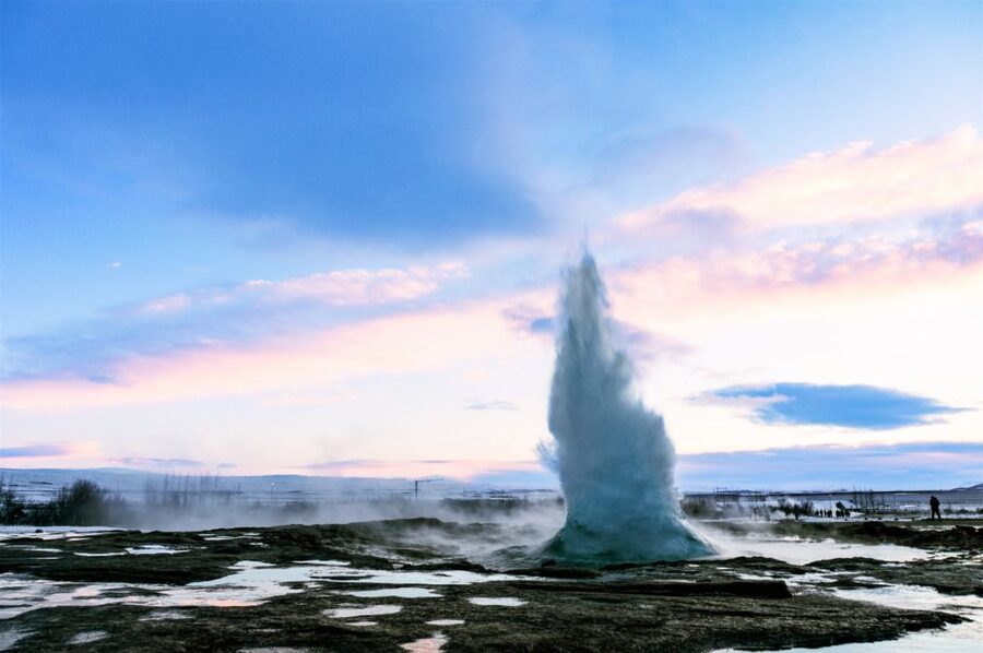 Reykjavik: Golden Circle Full-Day Tour with Kerid Crater - Weather, Timing, and Staying Warm When the Day Turns Icy
