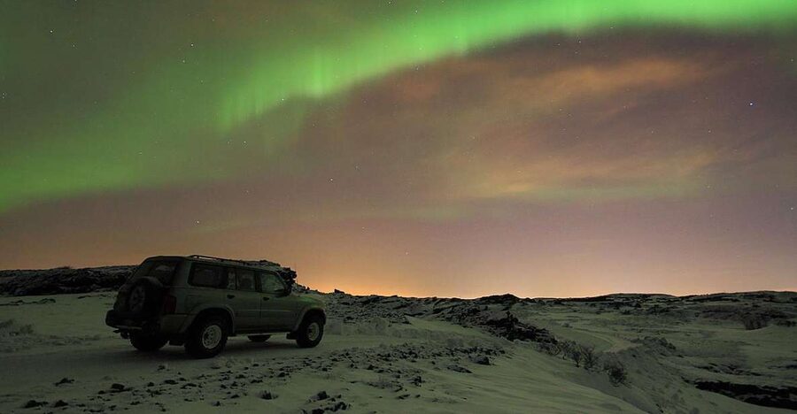 Reykjavik: Golden Circle & Northern Lights 4x4 Tour - Golden Circle by day, Northern Lights by night from Reykjavik