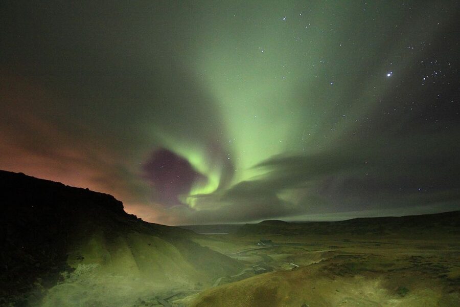 Reykjavik: Golden Circle & Northern Lights 4x4 Tour - What to bring for Iceland weather, plus the cash detail