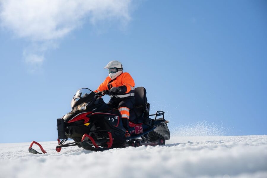 Reykjavik: Golden Circle Super Jeep Tour with Snowmobiling - Golden Circle plus Langjökull snowmobiling, the best kind of busy
