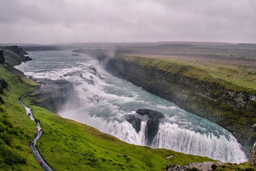 Reykjavik: Golden Circle, Tomato Farm and Kerið Crater Tour - Efstidalur Farm time: local life and a chance to try ice cream