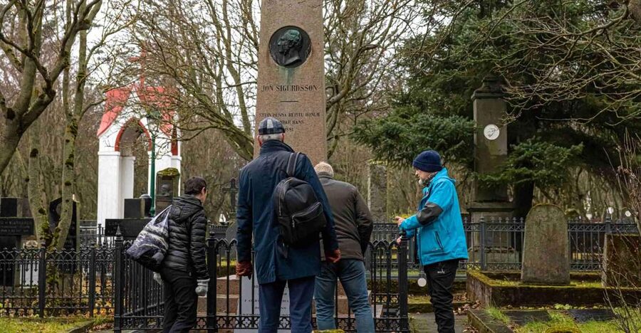 Reykjavik: Guided Folklore Walking Tour - Kirkjugarðurinn Suðurgötu and Reykjavik’s oldest graveyard feeling