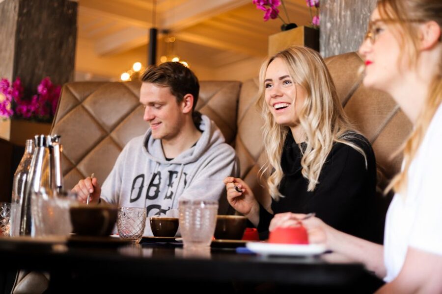 Reykjavik: Guided Foodie Walking Tour with 6 Tastings - The Food Plan: Appetizers, Mains, and Dessert on a Walking Route