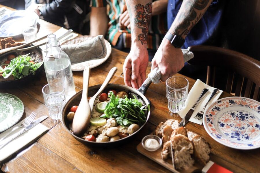 Reykjavik: Guided Foodie Walking Tour with 6 Tastings - How Much Walking Is Involved, and How to Handle the Cold