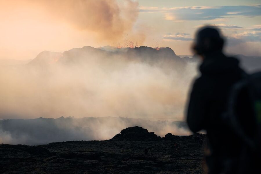 Reykjavik: Guided Tour to Volcano and Reykjanes Geopark - Meeting at BSI Bus Terminal and Using the 7-Hour Rhythm
