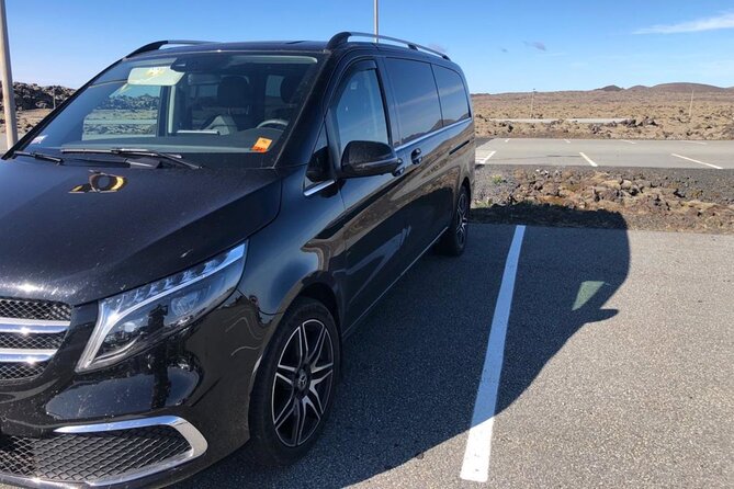 Reykjavik Iceland: Private Transfer to/from Keflavik Airport KEF - From KEF arrivals to your driver: what the meet-up looks like