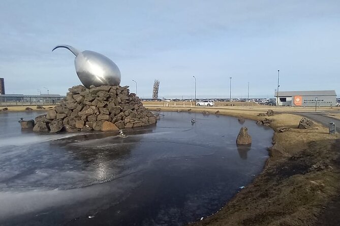 Reykjavik Iceland: Private Transfer to/from Keflavik Airport KEF - When reviews go right, you see the patterns