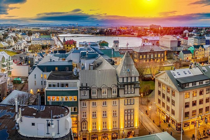 Reykjavik International Airport Private Arrival Transfer - Your Ride: Air-Conditioned Private Car or Minivan Comfort
