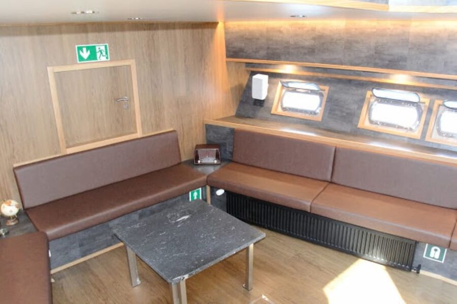Reykjavík: New Year's Eve Northern Lights Yacht Cruise - Fireworks From the Sea, Plus the Midnight Champagne Toast