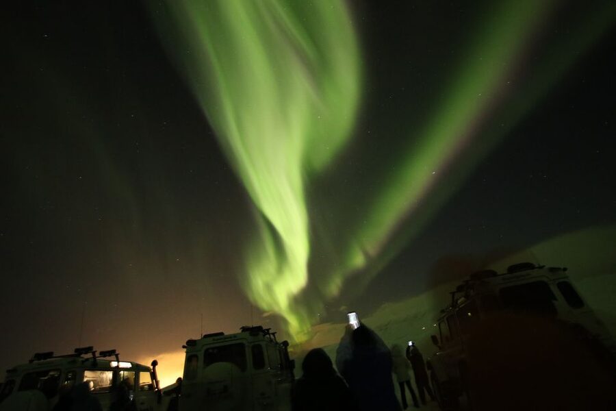 Reykjavik: Northern Lights Experience by Superjeep - What You Can See in the Sky, Greenish-Yellow to Pink