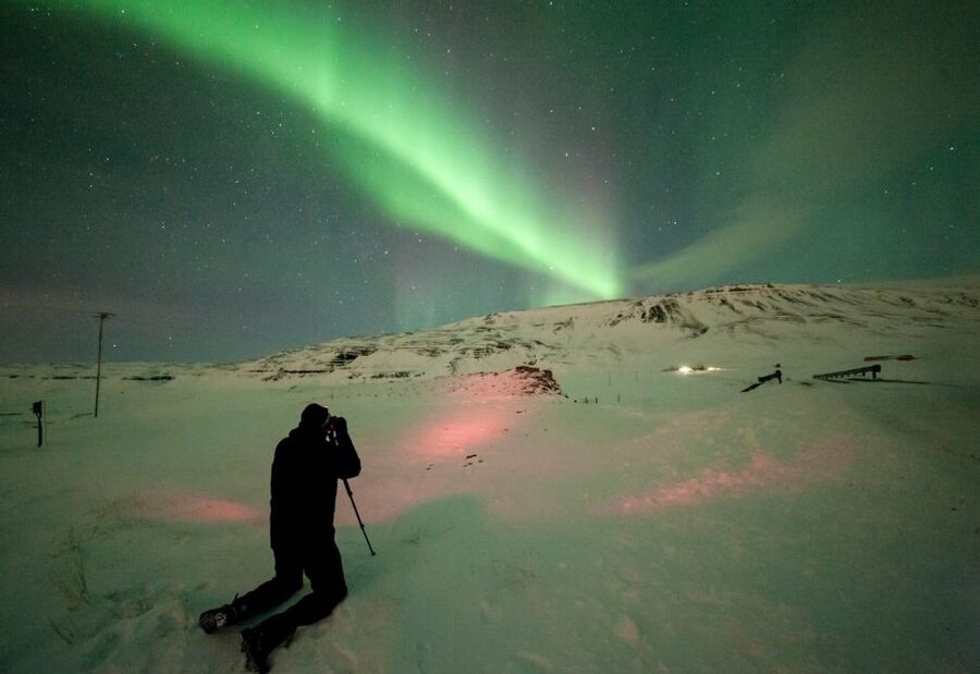 Reykjavik: Northern Lights Group Tour with Photos - The Real Timing: 4 Hours, Pickup at Night, Then Chasing the Forecast