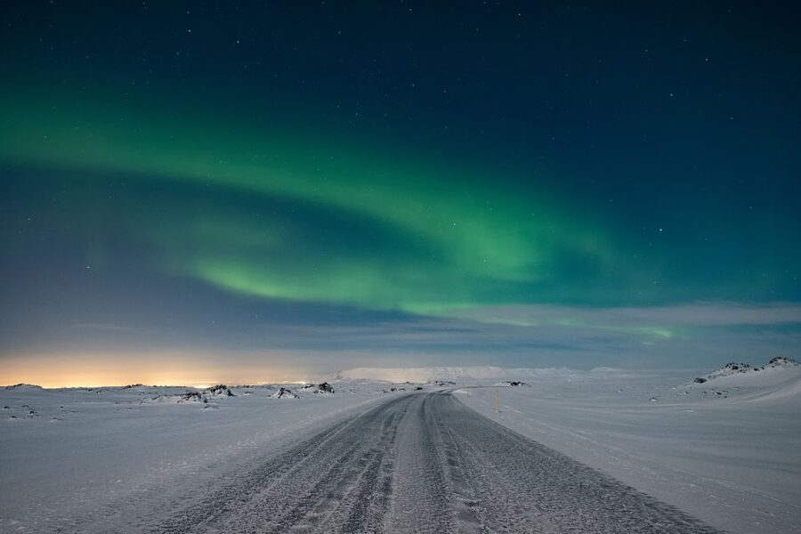 Reykjavík: Northern Lights Minibus Tour with Photos - Key things to know before you chase the aurora by minibus