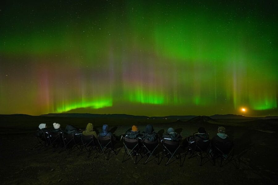 Reykjavik: Northern Lights Tour with Private Photographer - The Photo Package: Unlimited Pro Images and Tripod Borrowing