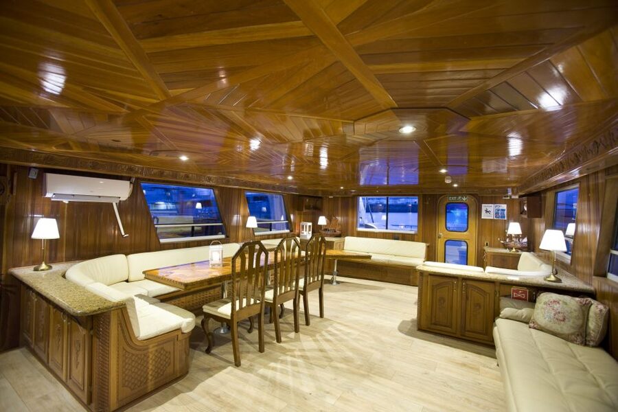 Reykjavik: Northern Lights Yacht Tour - Should you book this Reykjavik Northern Lights yacht tour?