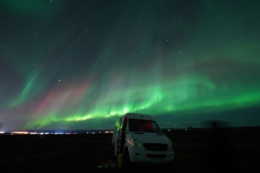 Reykjavik: Premium Northern Lights Tour with Free Photos - The 4-Hour Flow: What You’ll Do During the Evening