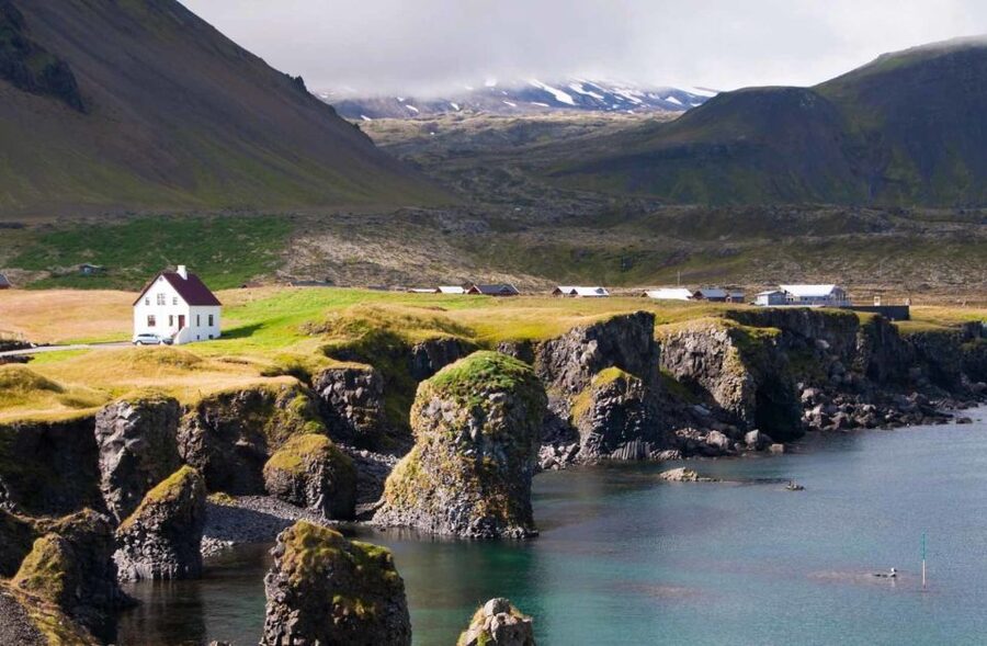 Reykjavik: Private Snaefellsnes and Kirkjufell Jeep Tour - Volcanic Craters, Black Beaches, Lighthouses, and Cliffs