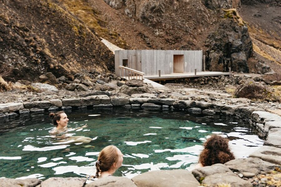 Reykjavik: Silver Circle Tour, Canyon Ride, & Thermal Baths - Reykjavik pickup to Borgarnes: start with geothermal power, not waiting
