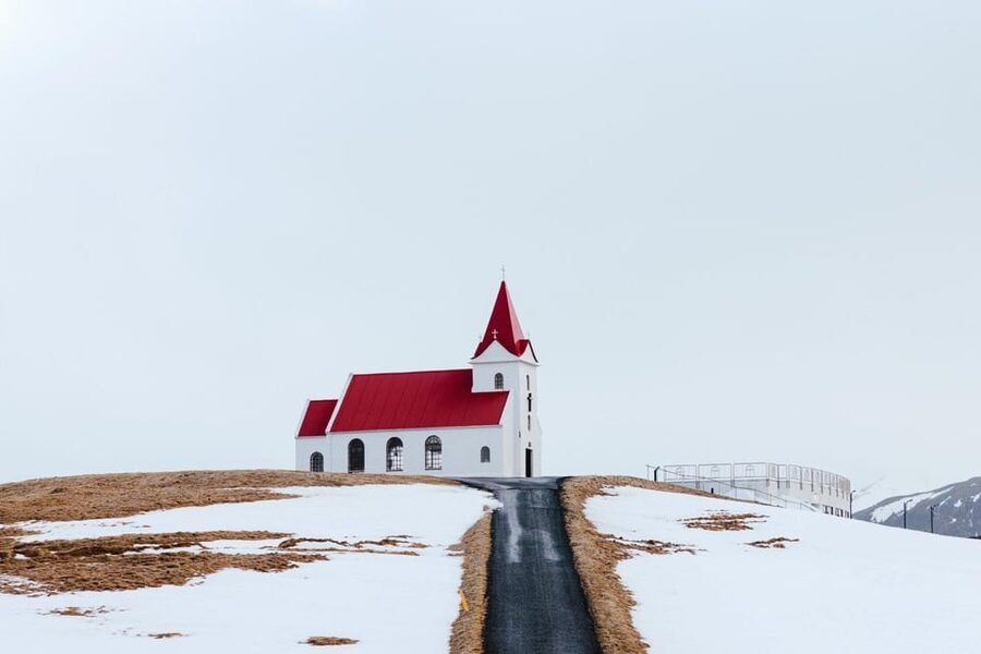 Reykjavik: Snæfellsnes Day Trip with Vatnshellir Lava Cave - Búðakirkja Black Church and the long return toward Reykjavik