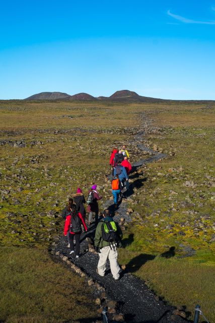 Reykjavik: Thrihnukagigur Volcano Guided Hiking Day Trip - Why Thrihnukagigur Feels Like a Science Classroom With Real Adrenaline
