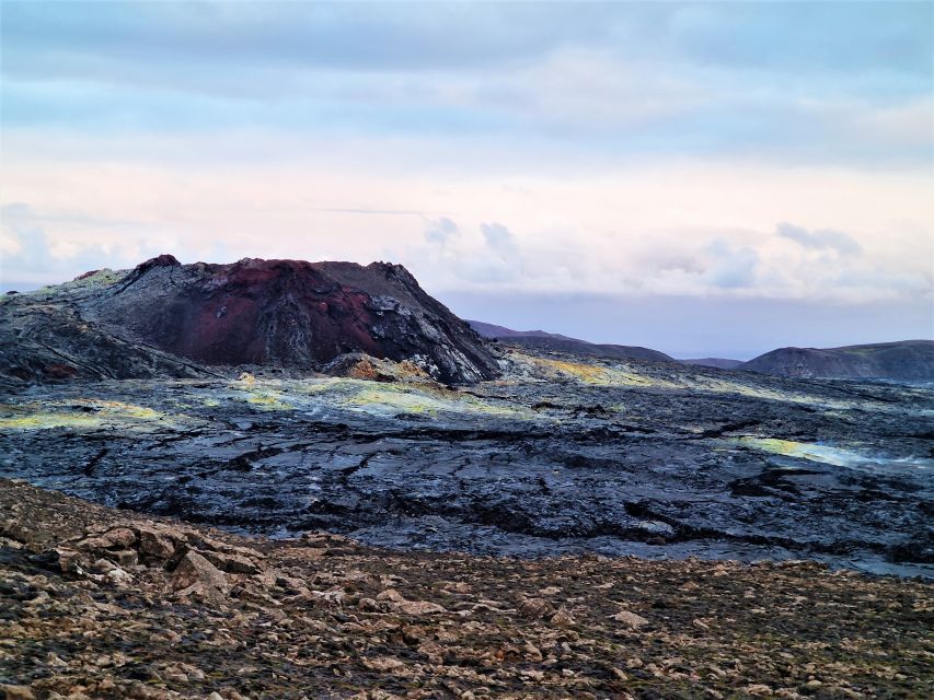 Reykjavík: Volcano Eruption Site and Reykjanes Hiking Tour - The Bridge Between Continents: a short walk with big meaning