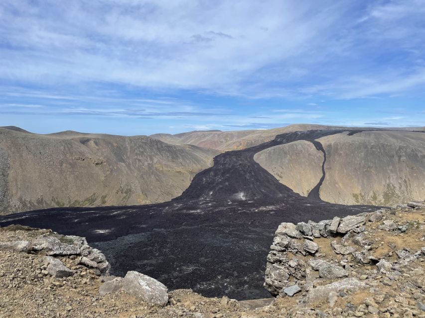 Reykjavík: Volcano Hike, Visit Grindavík and Blue Lagoon - Grindavík: a village shaped by lava flows and tectonic rifts
