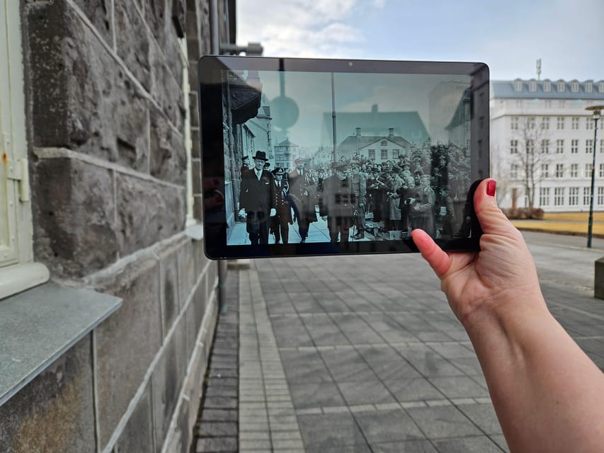 Reykjavik: World War II Walking tour around the city centre - What to Bring (So You Enjoy It Instead of Surviving It)