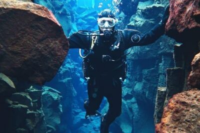 Diving Between Tectonic Plates and Pick Up from Reykjavik