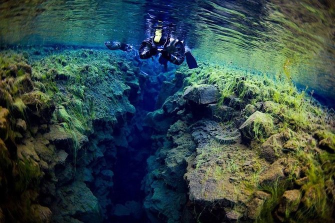 Silfra Fissure Snorkeling From Reykjavík - Free Underwater Photos - Safety briefing and the first steps into Silfra
