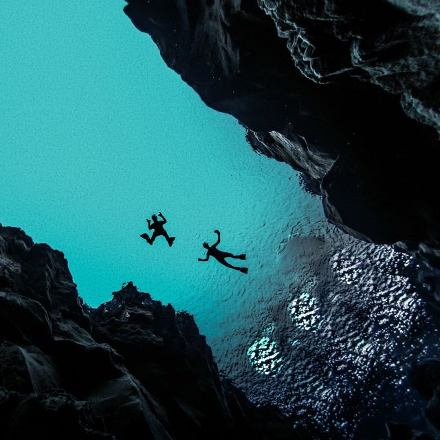 Silfra: Leidarendi Lava Caving & Snorkeling Tour with Photos - The guide experience: small-group pacing and what you’ll learn
