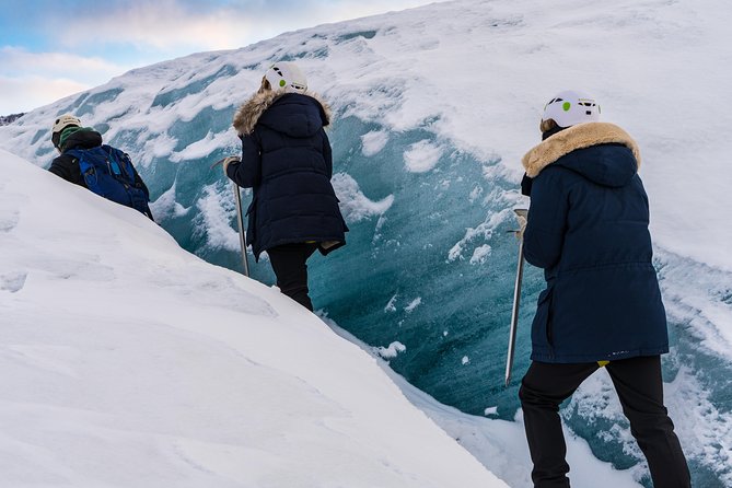 Skaftafell: Blue Ice Glacier Hike on Vatnajökull - Weather, Clothing, and the Wet-Cold Reality of Ice