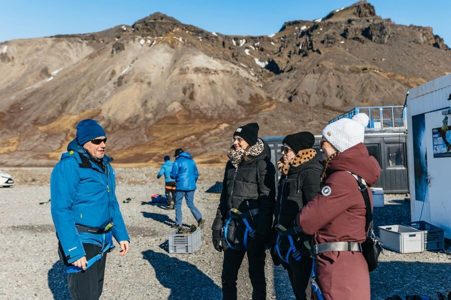 Skaftafell National Park: Falljokull Glacier Easy Hike - What’s included, what you must bring, and how to dress so you stay happy