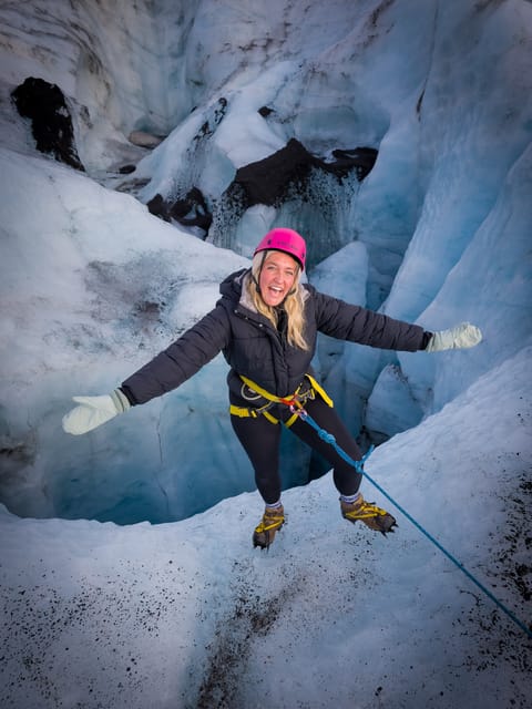 Sólheimajökull Glacier: Guided Hike with Equipment - The 2.5-hour flow: from parking lot meeting to crevasse time
