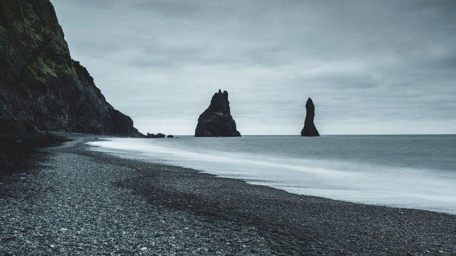 South Coast of Iceland. Black beach, glaсier, waterfalls... - Skógafoss: more power, plus the stairs for a top-down view