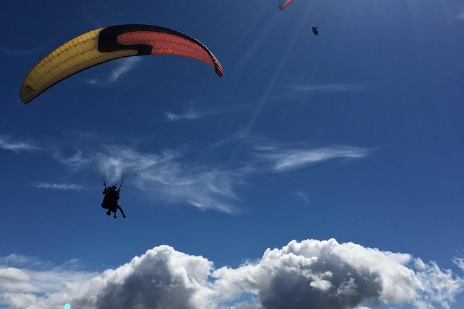 Tandem Paragliding over the Rugged Lava Fields at Blue Mountains - What to wear when the air feels colder up high