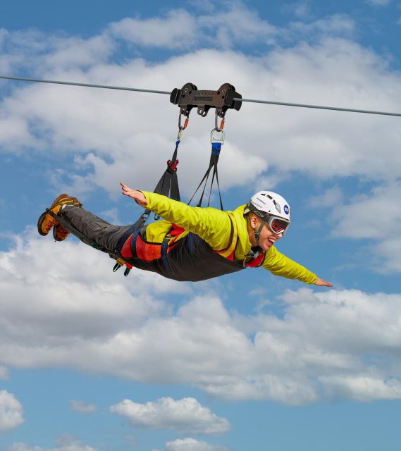 The Falcon : Superman ride with Mega Zipline Iceland - Meeting point by Reykjadalur Café, then transfer to the Black Canyon