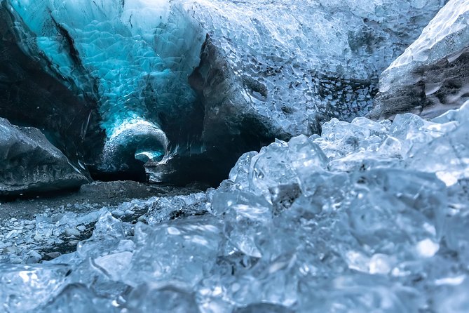 Treasure Iceland - Ice Cave Discovery - Why a blue ice cave trip is worth the winter effort