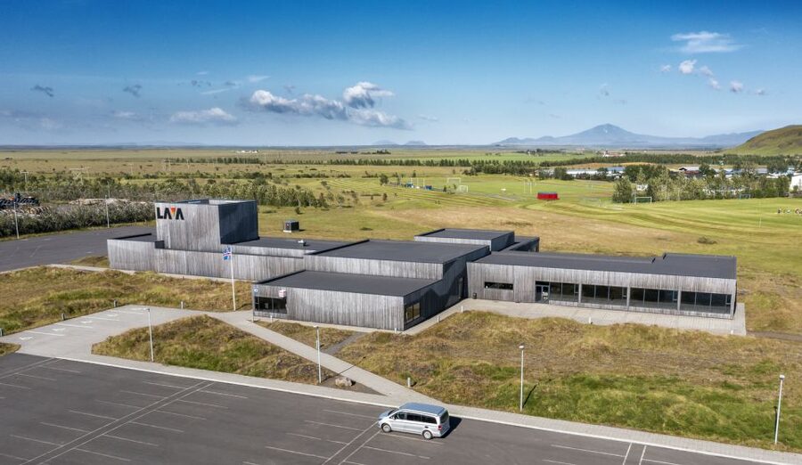 Volcano Exhibition and Cinema - Lava Centre Iceland - Volcano cinema and the observation deck: latest eruptions, real geometry