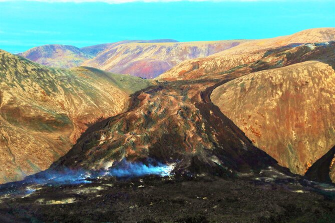 Volcano Hike and Blue Lagoon Including Admission Small Group Tour - Meeting at 8:00 and how the day actually flows